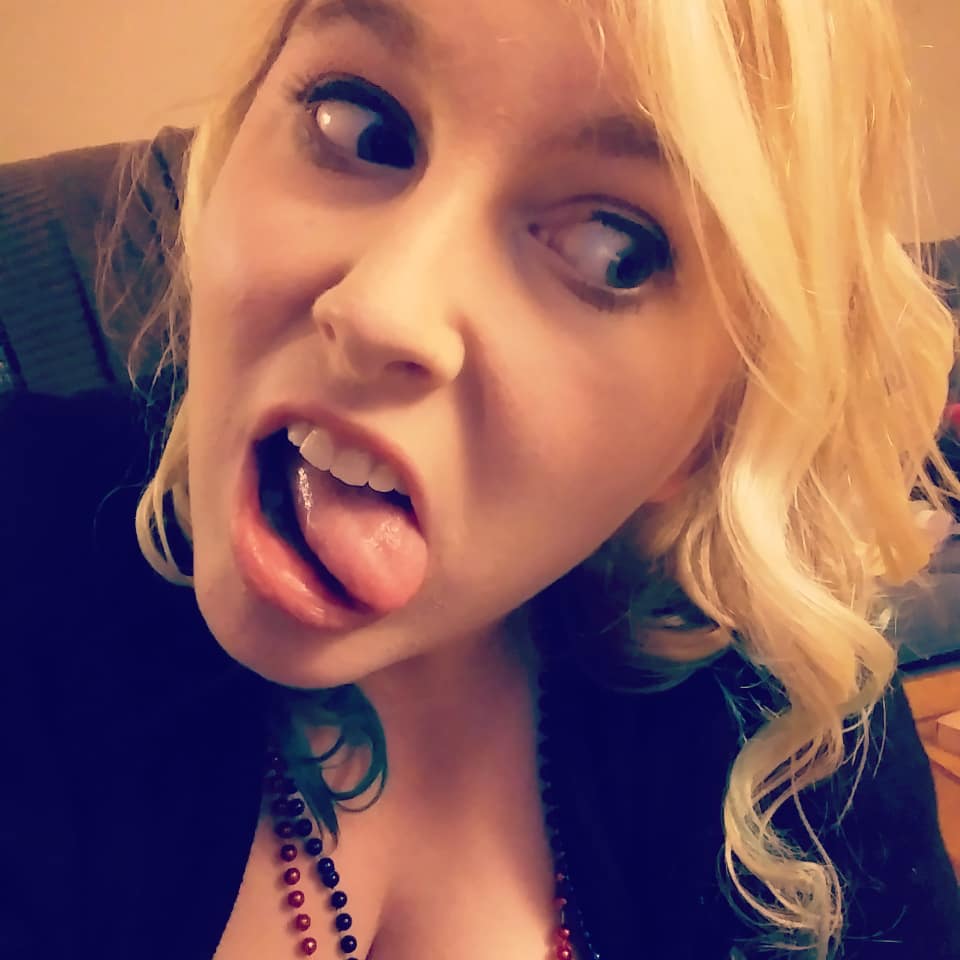 Wickedharpie's tweet image. RED WHITE AND WICKED.. 10 MINS TILL STREAM TIME BABYYY.. WOOT WOOT GRINDIN.. Smite then maybe fortnite or something.. Come hang out on this beautiful night! Link in bio or copy and paste: mixer.com/WickedHarpie91

#streamersnetwork @streamersnetwork #streamgrind