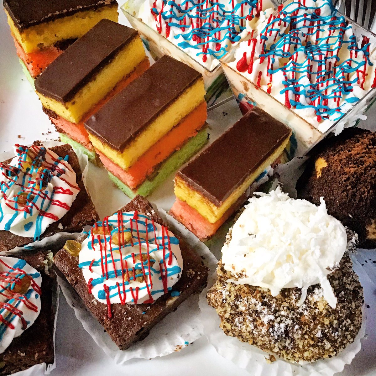 adina_kelman's tweet photo. And it’s a wrap ... final course - dessert from @lartepastry #happyjuly4th #itsawrap #finalcourse #dessert #desserts #sweetendings #sweettooth #indulgence #indulgences #cravingsatisfied #localshop #shoplocal #neighborhoodfinds #freshingredients #njeats #alifeinbalancewithadina https://t.co/nfYOzW3d3n