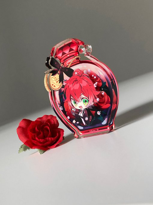 「long sleeves perfume bottle」 illustration images(Latest)