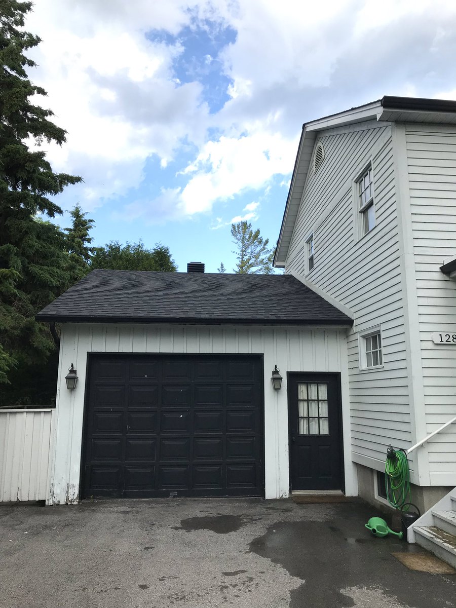 bakers_inc's tweet photo. Beautiful @Certainteed @CertainTeedRoof Landmark Pro-Moire black shingles with a black Max vent to top it off while providing maximum ventilation. Another great job done by @bakers_inc https://t.co/9yb51FnF4W