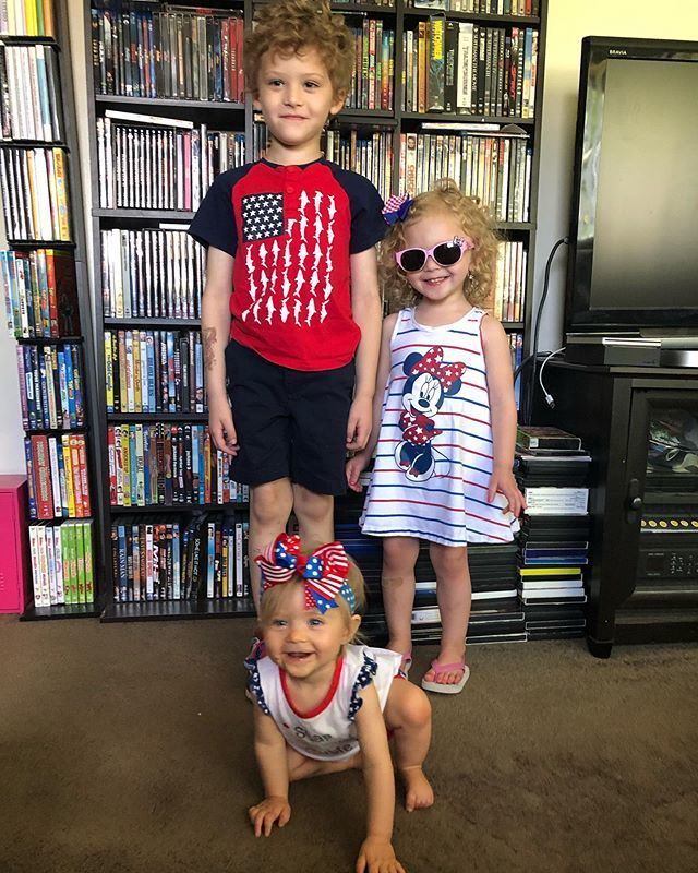 TheMultiMommy's tweet image. Happy Independence Day!! 3 cheers for the Red, white and blue!
•
•
•
•
#momlife #Multitaskingmom #bossmom #busymom #babymama #organization #timemanagement #joyfulmamas #ohheymama #honestlyparents #motherhoodsimplified #mommyblog #kidsfun #mommymoment… ift.tt/2KZ6sqY