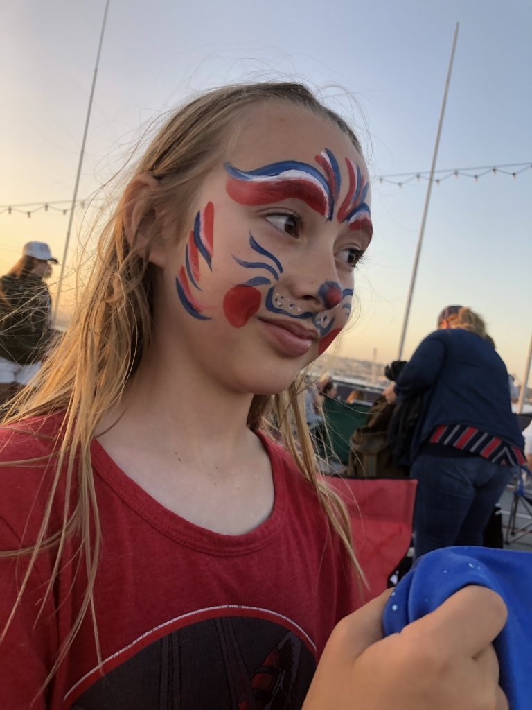 D0xunt's tweet photo. #midway4th https://t.co/1SD6PCaHqU