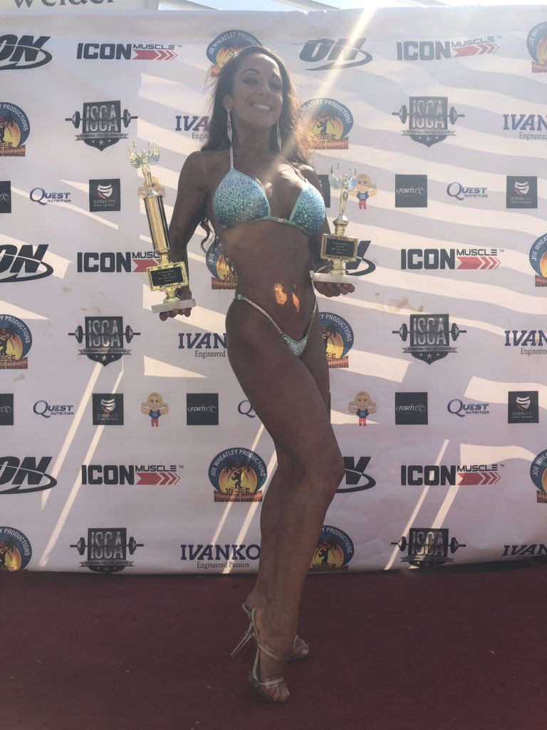 MsJewellMarceau's tweet photo. #HELLYES #FIRSTPLACEFEELSGOOD #MuscleBeach #VeniceBeach #fitnesscompetitor #mastersover40 #bikinishortoverall #bikinicompetitor #IndependenceDay https://t.co/ijYUO7kHxJ