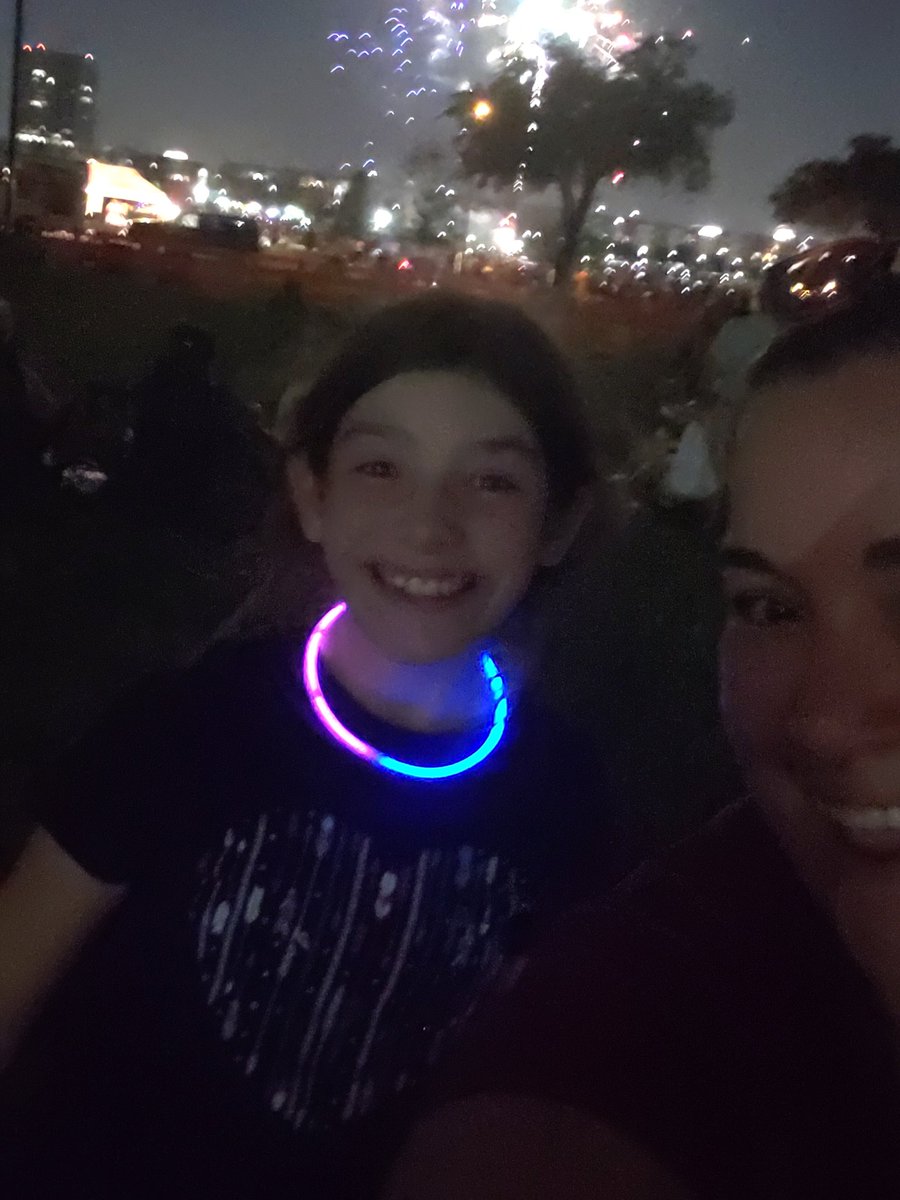 MrsWhiteKinder's tweet photo. Happy 4th of July Timberwolves! #summerselfiebingo #foodtruck #4thofJuly #timberwolfmagic @TownsellElem https://t.co/mXm0UbRKyy