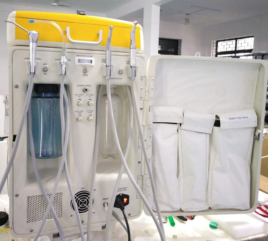 vivek0210's tweet photo. Caddy Clinic World first Portable Integrated Dental clinic has just received 4 patents in India and 1 Utility Patent in USA. An insane journey of 4 years designed, built and tested with 40+dentists, 600+ corporates and 65,000 patients https://t.co/AardePKD1a