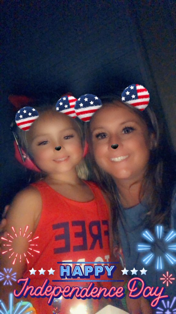 4th of July selfie! #fowlerBINGO <a href="/SassySimm/">Amy Simmons</a> <a href="/Alex2Inspire/">𝙰𝚕𝚎𝚡𝚊𝚗𝚍𝚛𝚊 𝙼𝚊𝚛𝚝𝚒𝚗</a>