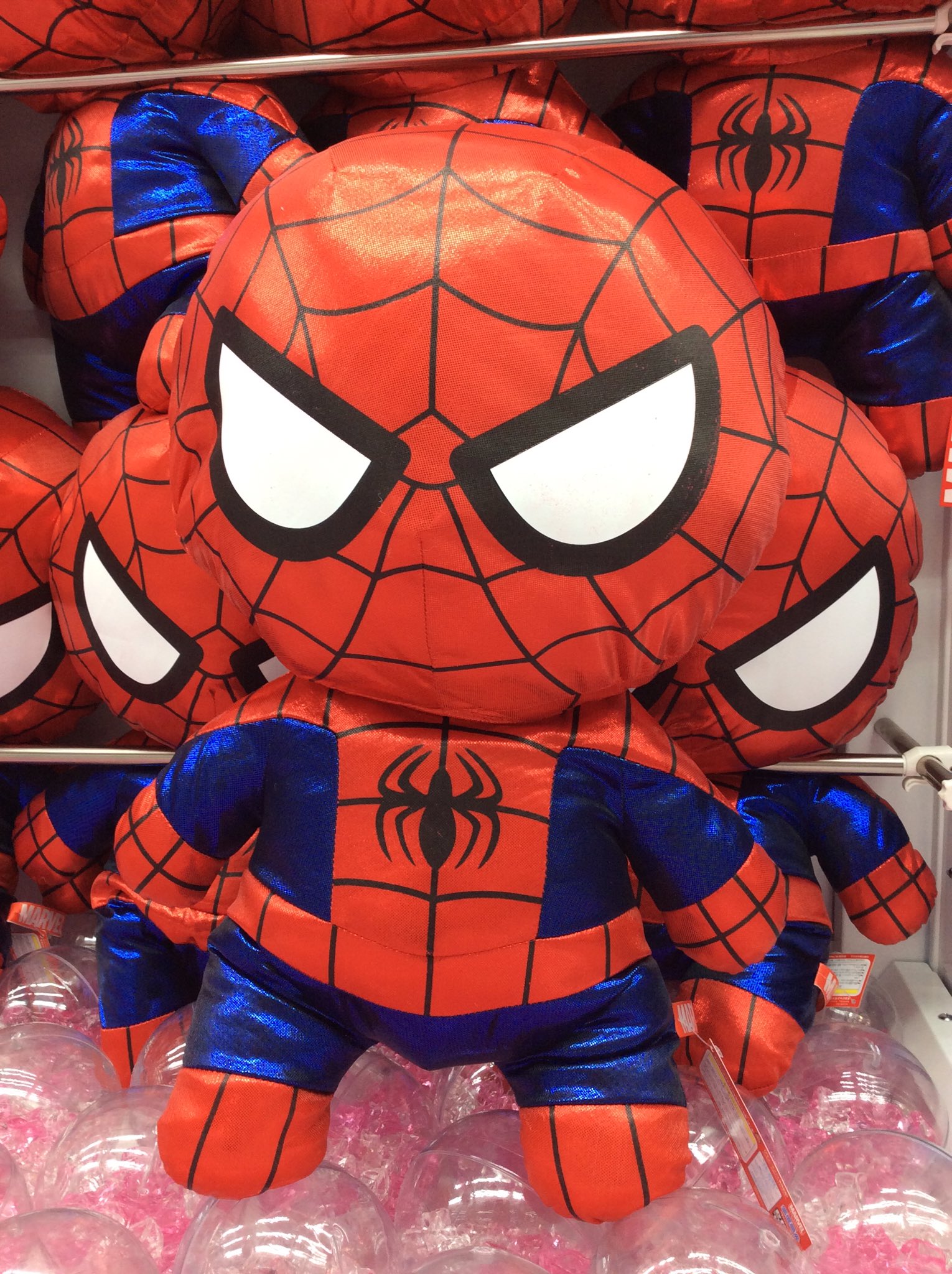 Namco梅田店 スパイダーマン Marvel Kawaii Collection ギガジャンボメタリック生地ぬいぐるみ が入荷しました メタリック生地だからか触り心地ひんやり 今年の夏はこの子を抱き枕にでもどうぞ٩ W و プライズ スパイダーマン Marvel