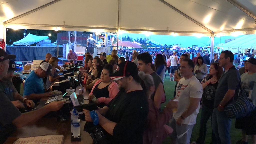 cherryfestnw's tweet photo. The park is packed, but there are taps everywhere so the drink lines are all pretty short. This is incredible! 
Chances are it’ll be like this all weekend, so plan to join us at #CherryfestNW. https://t.co/cT53AgfTcP