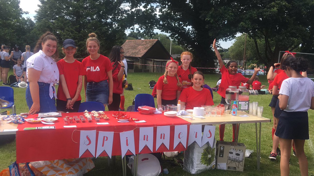 Mid race treats 🍬🍭🍿 #sportsday2019 #theholtschool #sportsday #treats