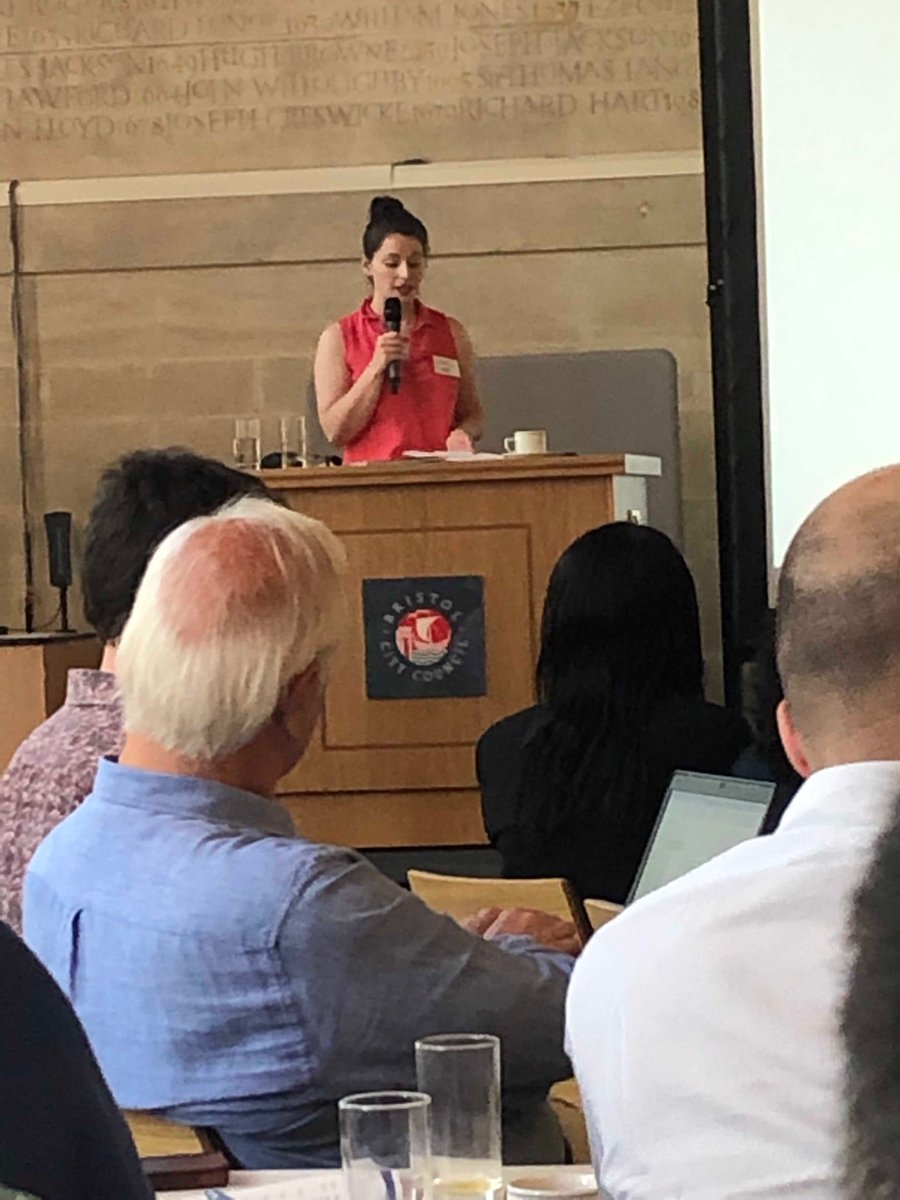 Great to be at Bristol City Gathering and hearing from Ines Lage, SW TUC, who along with ⁦@unitesouthwest⁩ are calling for all Bristol employers to sign up to the Living Wage #bristolonecity #livingwagechampions