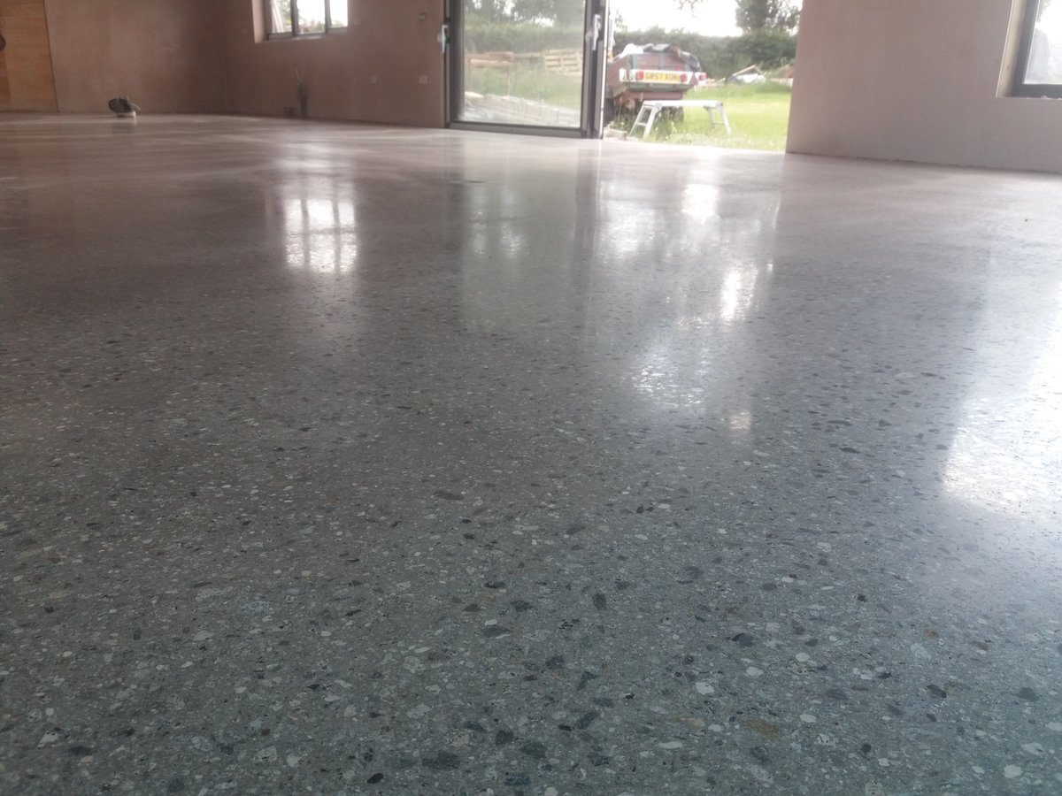 ACSFloorGrind's tweet photo. Polished concrete floor in a beautiful large barn conversion in Devon completed by our professional team last week #barnconversion #polishedconcretefloor #diamondgrinding #concretefloor #floordesign #devon #polishedconcrete #lithiumsilicate https://t.co/ko1PKByF30