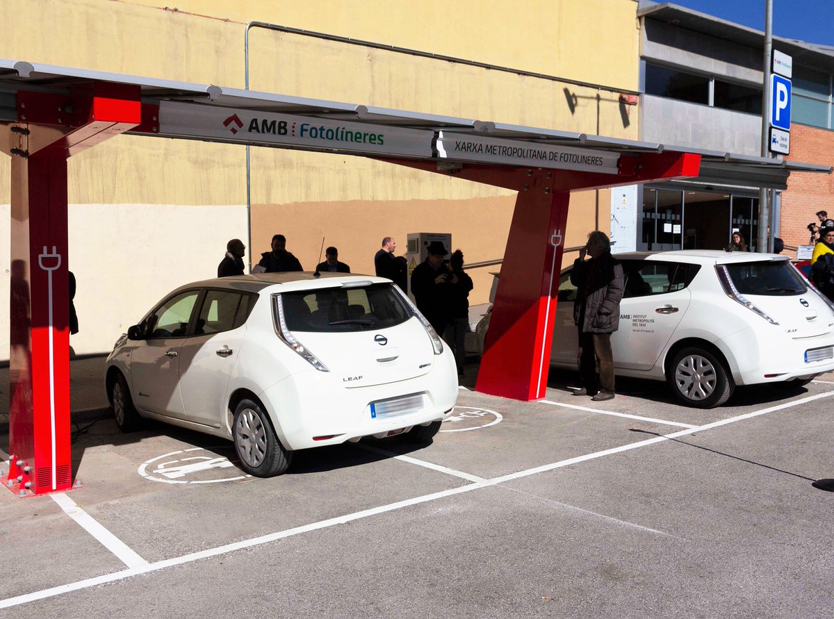 circutor's tweet image. Proyecto marquesinas #PVingPARK para #autoconsumo
8,4 kWp y 10 kWp con puntos de recarga de #VehículosEléctricos en Àrea Metropolitana de Barcelona (AMB). ☀️🚗⚡️.
➡️ circutor.es/es/sectores/ap…
