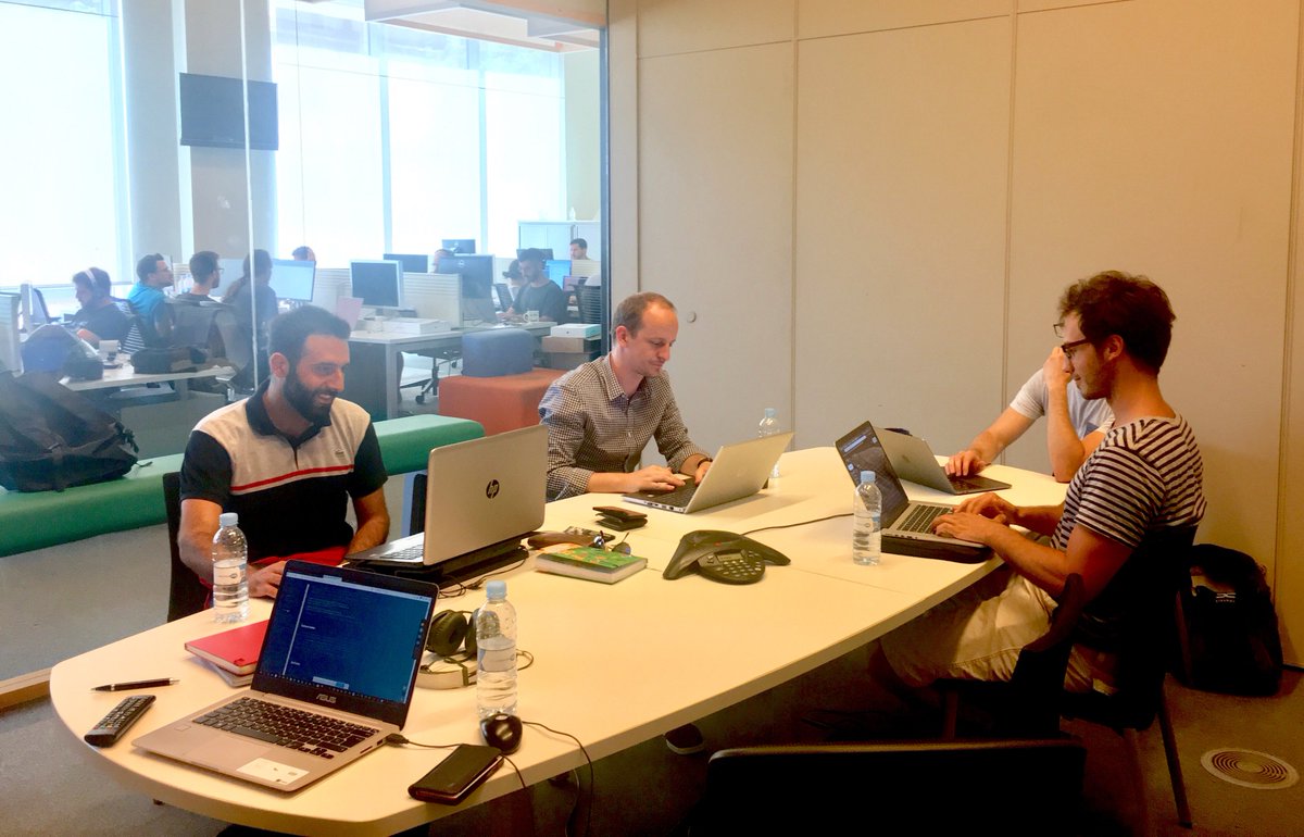 Strands's tweet image. We're delighted to have our partners at @MellonGroup in Strands' HQ in Barcelona for a workshop about #APIhub and #OpenBanking.
