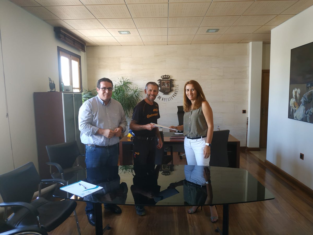 El Cabildo colabora con la asociación de vecinos de Casillas del Ángel en la ‘Ruta del Queso’. facebook.com/CabildodeFuert… <a href="/lolagarciamar1/">Lola García Martínez</a>