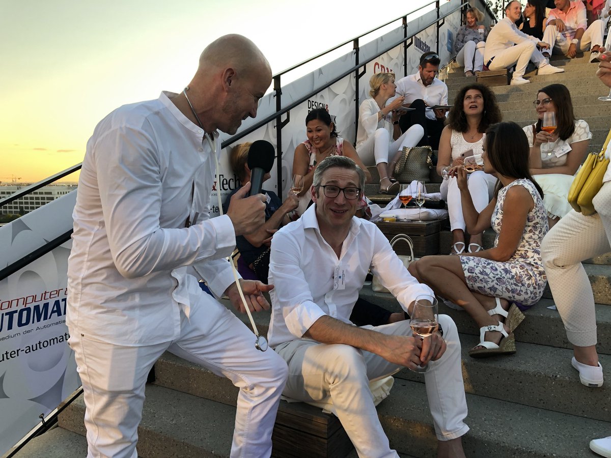 matthaeushose's tweet photo. #wekasnf
Was für ein geiles WEKA-Sommernachtsfest. Danke an alle, die dabei waren:-) https://t.co/iXiLCRnbcJ