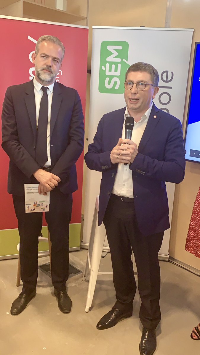 JeanMichelMIS's tweet photo. Ouverture officielle #ateliergoogle  à @saint_etienne_ ce matin   bel espace de formation, d’échanges, de partage, de co construction sur le #numérique. Un instrument au service de tous pour lutter contre la fracture numerique.  bel exemple de travail entre acteurs du territoire https://t.co/BVi0dpi0kG