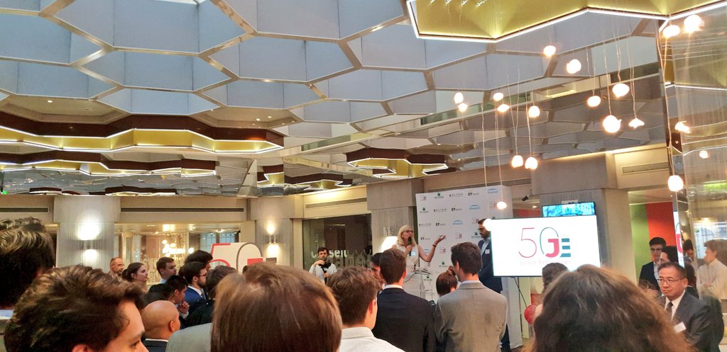 Hier soir, <a href="/CampusChannel/">CAMPUS CHANNEL</a> était présent au cocktail de passation de son   partenaire, la <a href="/cnje/">Junior-Entreprises</a> 🎉 ! L'occasion de saluer la nouvelle #team présidée par @Simon_cnje et de remercier @bastien_cnje et toute son équipe pour le travail effectué 😀!
#WeAreJE #PassationCNJE