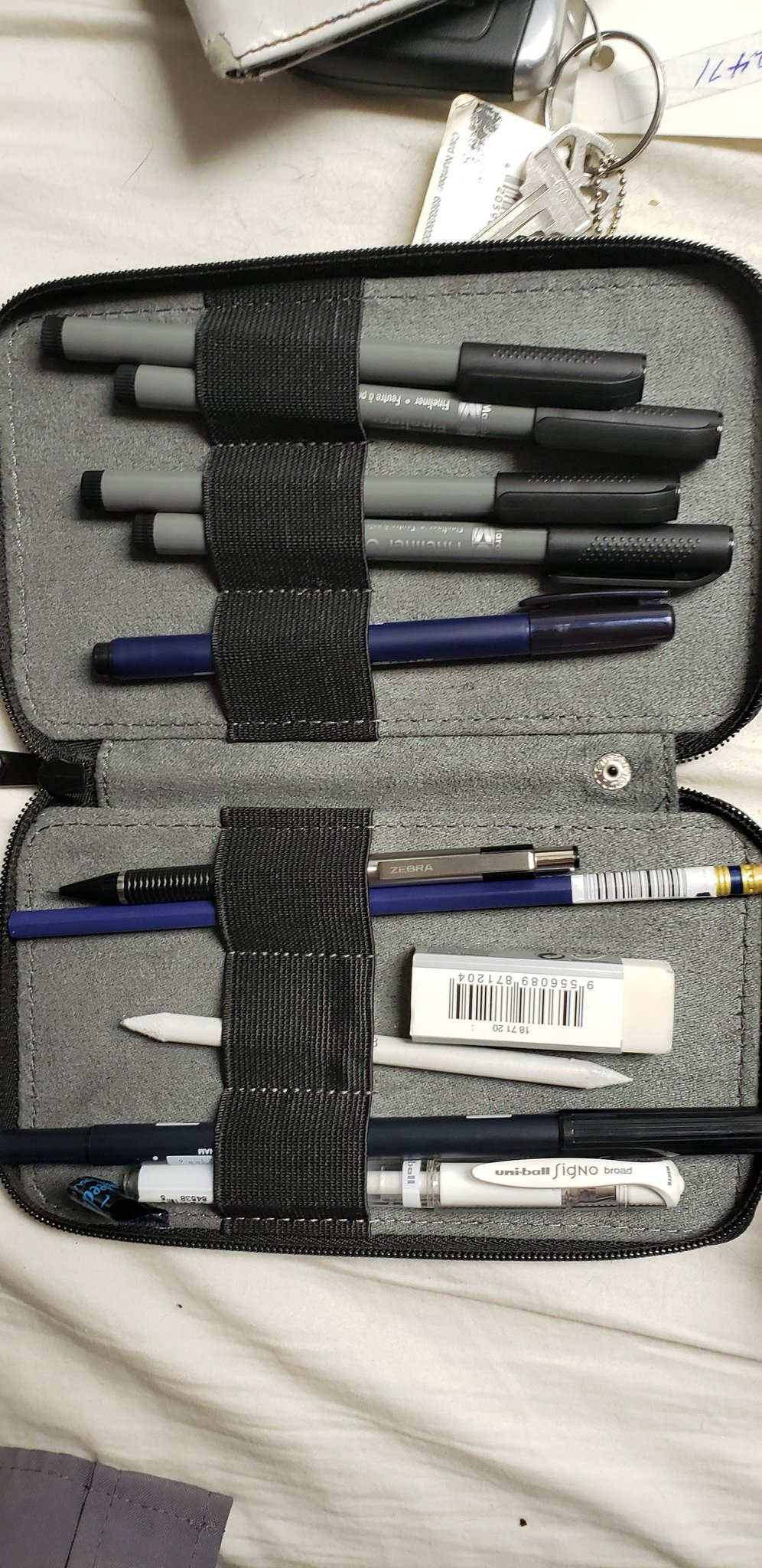 Yohai On Twitter I Love My New Pencil Case It S So Portable And Sleek The Jazzyartbox Box Had Basically Everything I Need In The Small Case I Added In A Smudge Pen