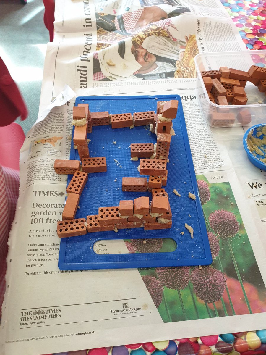 ClairDolanWDC's tweet photo. Enjoyed another session at @ckcaptaincook with the other half of reception building brick houses for the 3 little ๐ท. Well done everyone ๐ #3littlepigs #minibuilders @WillmottDixon @Scape_Group @CCScheme https://t.co/446miGpWoA