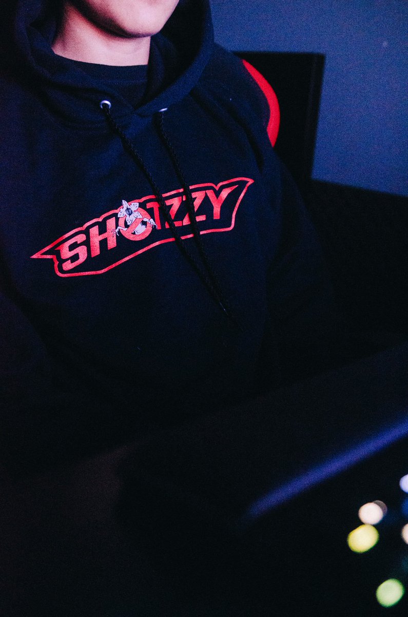 StevenDesigns_'s tweet image. In honor of it being lil bro @Shotzzy 18th Birthday and the release of 3rd season of @Stranger_Things I am giving away some FREE MERCH of ShotzzyXStranger things collab. You must be following @Shotzzy to win some free gear. DM me for availability LIMITED QUANTITIES Available!