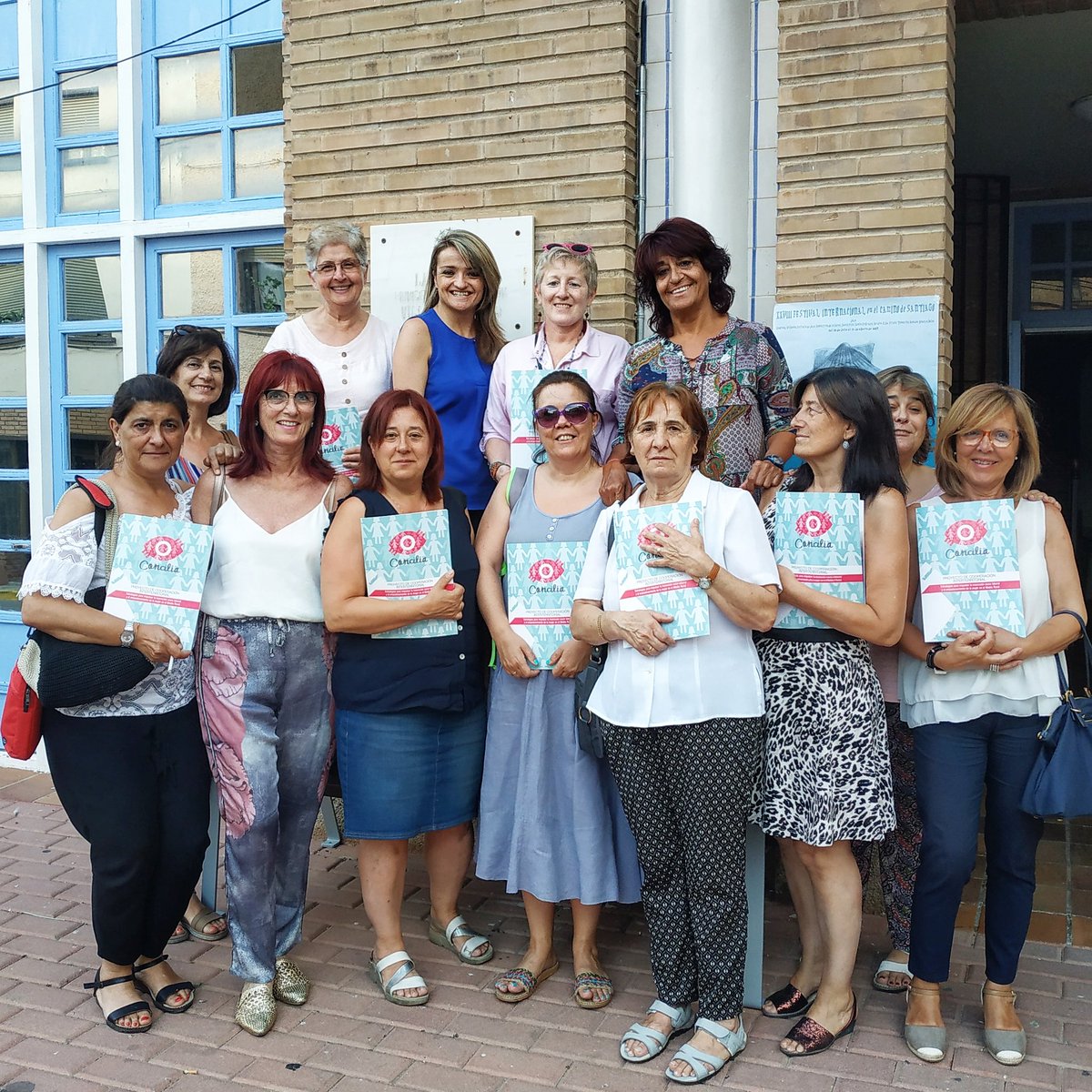 BeatrizCasalod's tweet photo. Nueva charla-taller de #AvanzaMujer dentro del @conciliarural organizado por @adesho6 y @feaccuhuesca esta vez en #Bolea #HoyaDeHuesca
Ha sido un placer el conocer a todas las alumnas, y aportar mi granito de arena para ayudarles a conocer más de cerca las #RedesSociales. https://t.co/nICDOHKDdh