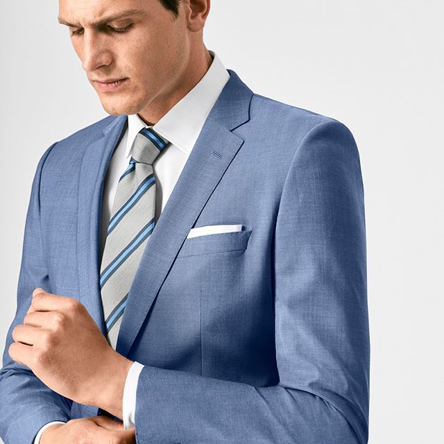 🕺 Diese Pose ist elementarer Bestandteil des Posen-Repertoires eines jeden Bloggers. Darf hier natürlich auch nicht fehlen.

Anzug von BOSS : 21335400

go.hirmer.de/neu

#hirmer #munich #muenchen #outfitforyou #outfitinspo #menswear #menstyle #me… ift.tt/329NwLt