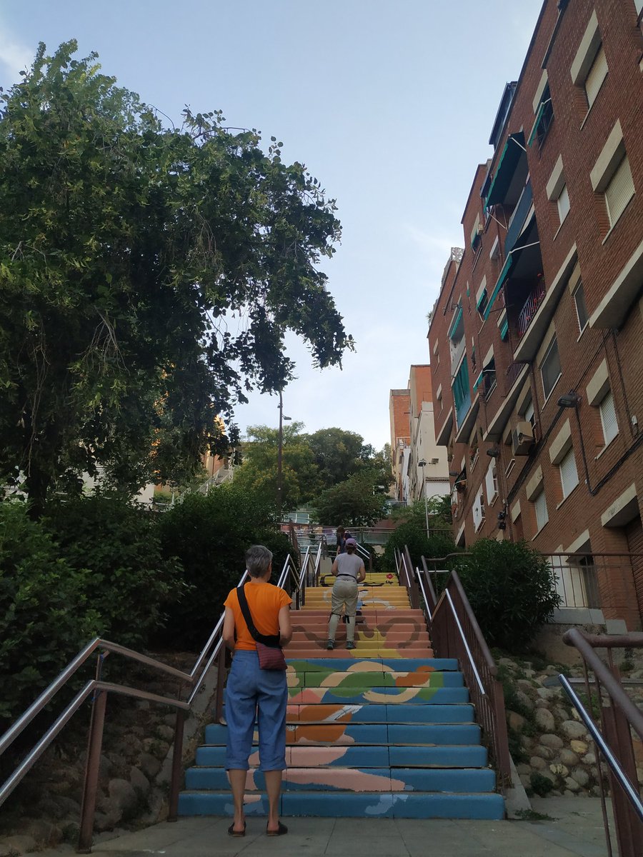 Mural participatiu al barri del #Carmel! 
Amb l'idea i direcció de <a href="/interkatie/">Katie Shelly</a> i l'ajuda i col.laboració de tot el barri!
Dins dels actes del Caminart 2019 que organitza <a href="/civiccarmel/">Centre Cívic Carmel</a> i <a href="/BOCANORD/">Espai Jove Boca Nord</a> .
<a href="/beteve/">betevé</a> <a href="/btvnoticies/">btv notícies</a> <a href="/bcn_hg/">Horta-Guinardó</a> <a href="/324cat/">3catinfo</a> <a href="/A3Noticias/">Antena 3 Noticias</a> <a href="/teixint/">Teixint Esperances</a> <a href="/FMCarmel/">Coordinadora Entitats Carmel</a> <a href="/elperiodico/">El Periódico</a>