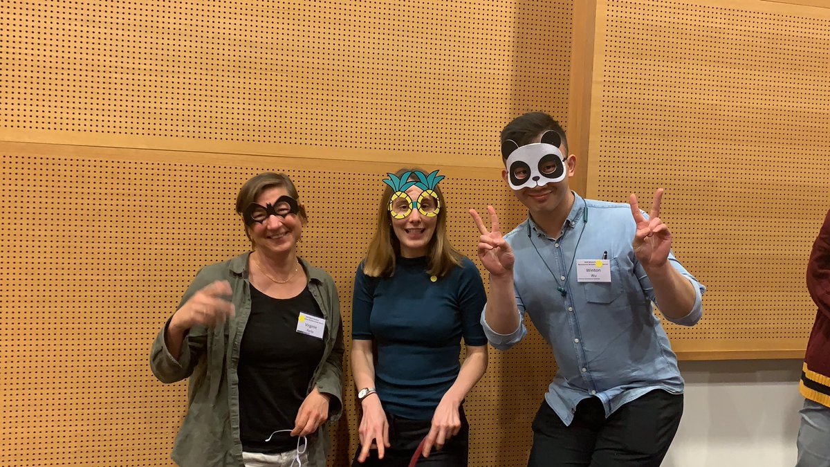 <a href="/UQwinterSchool/">UQ Winter School</a> yellow #uqws_selfie