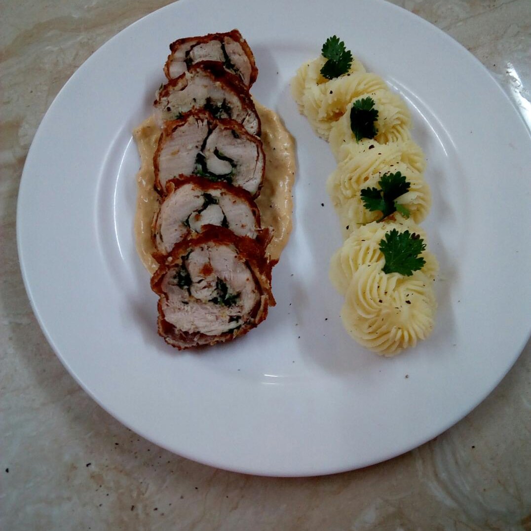 frontlearn's tweet image. One of the recepies learnt at our cookery course: Chicken kiev on bechamel sauce with mashed potatoes produced by one of our students.

Call/whatsapp 0721930920
frontlearn.co.ke 

 #culinaryartschool #frontlearninstitute