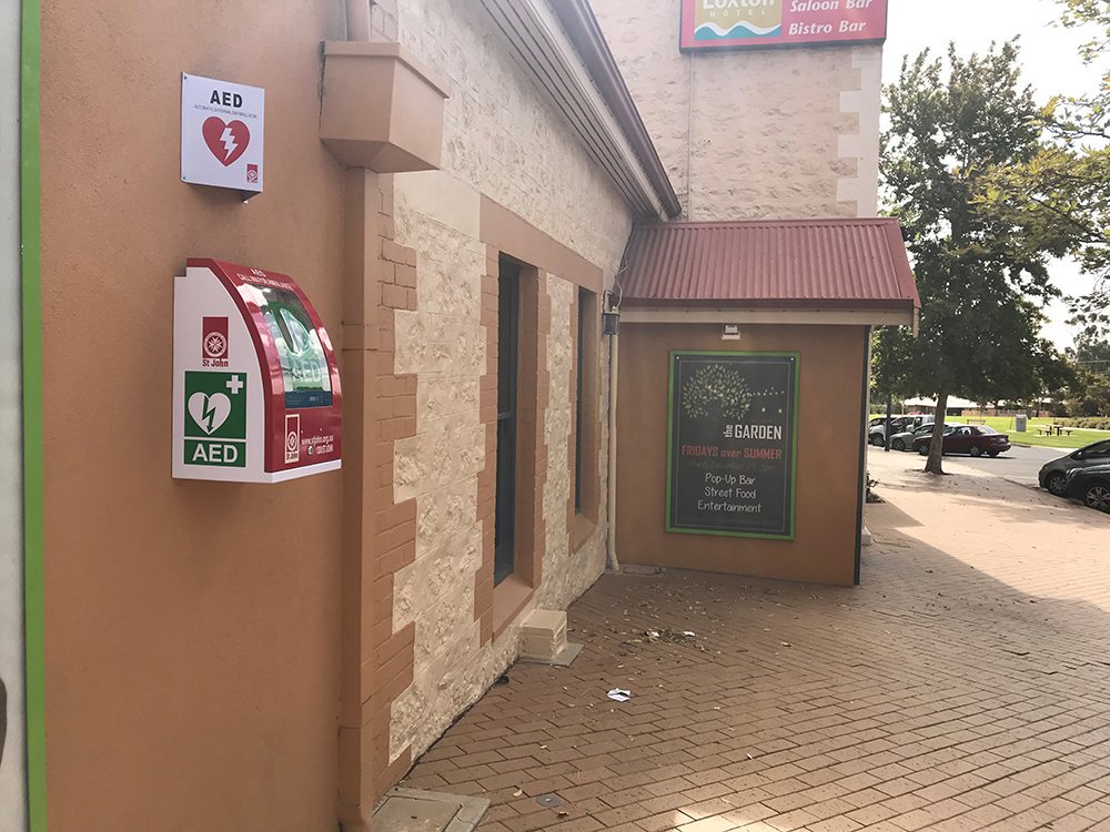 StJohn_SA's tweet photo. Look at all these red cabinets popping up! Containing Automated External Defibrillators (AEDs), these little lifesavers will improve the chances of survival for sudden cardiac arrest in regional South Australia.
#EveryHeartbeatMatters @AHASA5000 #SAHotels #SAClubs https://t.co/ZY0ODKkGxE