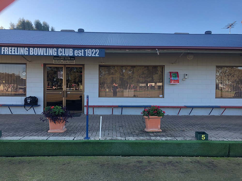 StJohn_SA's tweet photo. Look at all these red cabinets popping up! Containing Automated External Defibrillators (AEDs), these little lifesavers will improve the chances of survival for sudden cardiac arrest in regional South Australia.
#EveryHeartbeatMatters @AHASA5000 #SAHotels #SAClubs https://t.co/ZY0ODKkGxE