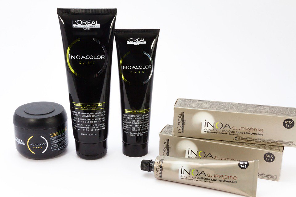 bigbasket_com's tweet photo. Did you know that the largest cosmetic corporation in the world is L'Oreal . Brands like Urban Decay, Essie, Body Shop and even Maybelline are part of L'Oreal group.
#BeautyFacts #bbTrivia #Loreal #bbBeautyStore https://t.co/qdB5pshLhK