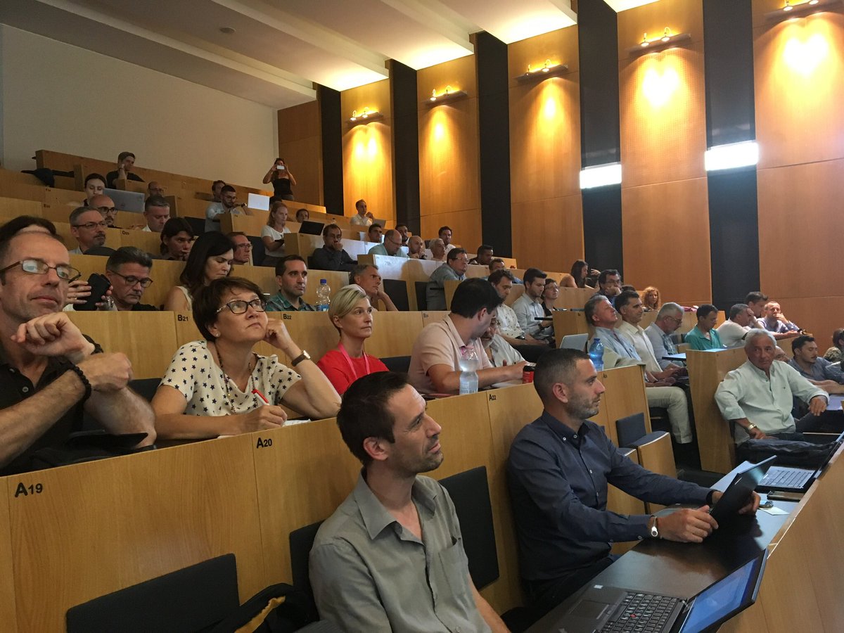 Cluster IA tweet media