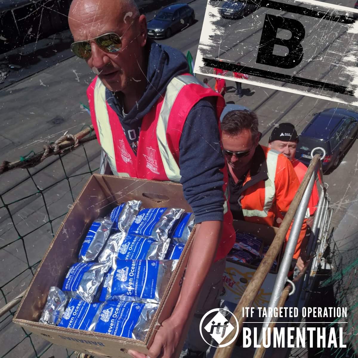 itf_belgium's tweet photo. #ITFDockers in Ghent paid a visit to #Blumenthal's MV #Lita to deliver #solidarity and emergency water to the #seafarers o/b after #crew was forced to collect rain water with tarpaulins for drinking water after the ship ran out of potable water in May.
@btb_abvv
@ACV_Maritime https://t.co/XQrwJ1xbzk