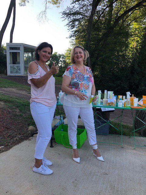 LyonFce's tweet photo. Belle soirée d'été au Golf de Tassin : au programme initiation au golf, soin des mains et des pieds avec les produits #prowin https://t.co/7FlaEggmZ0