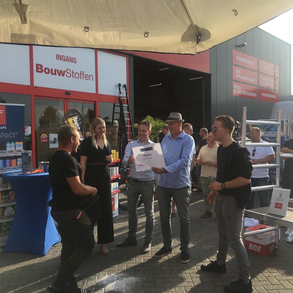 RKB_Eindhoven's tweet photo. Wat een geweldige opkomst bij onze bouwvak BBQ In Eindhoven. Mede mogelijk gemaakt door leveranciers #Omnicol , #laserliner , #technotape , #ascgroup . De opbrengst voor de loterij €600 gaat naar het #ronaldmcdonaldhuis . #beterbike bedankt voor de vliegreis. https://t.co/Kd5kJhATsf