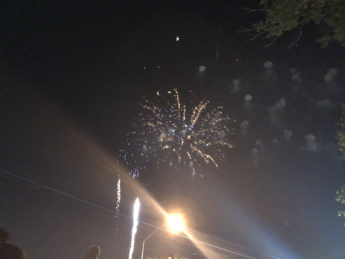 biscuts55's tweet photo. Happy July 4th everyone! #fireworks #pyro #feuerwerk #firework #thofjuly #pyrotechnics #photography #pyros #fourthofjuly #fire #silvester #vuurwerk #pyrotechnik #america #usa #night #instagood #july #pyromaniac #pyrolove #love #nopyronoparty #fuochidartificio https://t.co/oteFkkvyz1