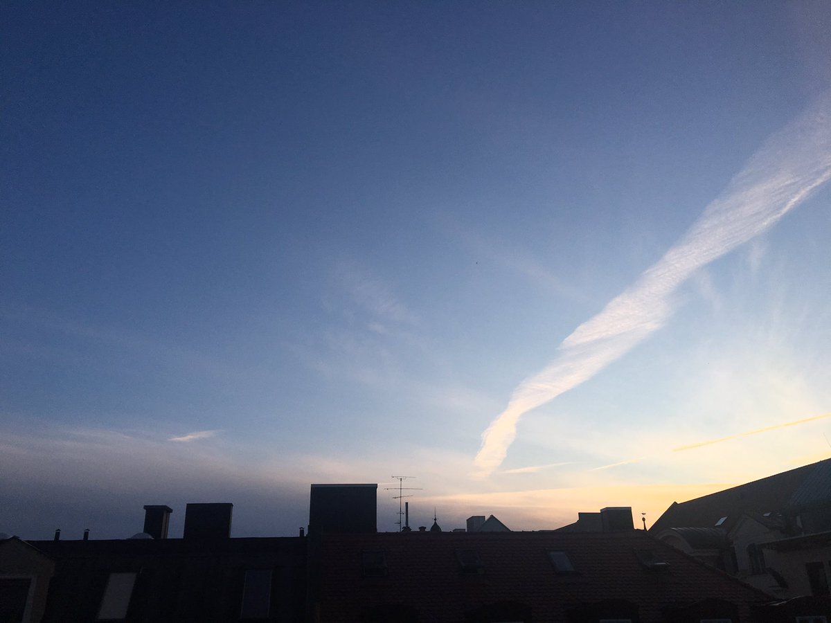 DaresYes's tweet photo. [D-Day] Happy morning! 
In Münich, the 2nd edition of the French German Women Forum is about to start at @utum_muc - lovely day for lively discussions ahead 🤗

#FGWforum19 #HECInGermany #InvestInWomen https://t.co/f677wb9gAD