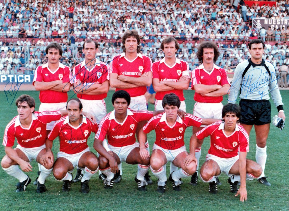 FOTOS HISTORICAS O CHULAS DE FUTBOL - Página 11 D-sZ__rW4AAWl_v?format=jpg&name=large