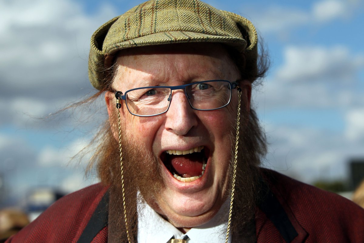MirrorBreaking_'s tweet photo. BREAKING: Racing pundit John McCririck has died aged 79
https://t.co/H8SIYq0sQo https://t.co/MyV2ZIGhcJ