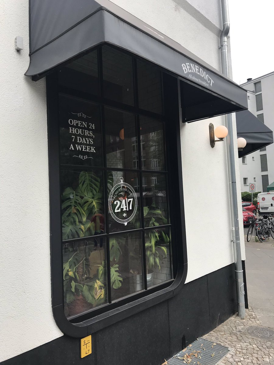 matthiaspatz's tweet image. It was a pleasure finally meeting @SideShowJohn from @T_Labs at the amazing 24/7 breakfast place Benedict. Will follow-up on #blockchain and #beautifulsoftware | cc @DB_Blockchain and @dagilb