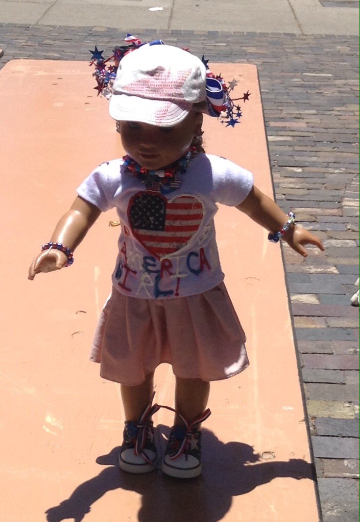 Oncer4L's tweet photo. Lea Thalia Gabriella Clark downtown on the plaza on the Fourth of July #4thOfJuly #Americangirl @American_Girl https://t.co/lVXIsHQ1Lm