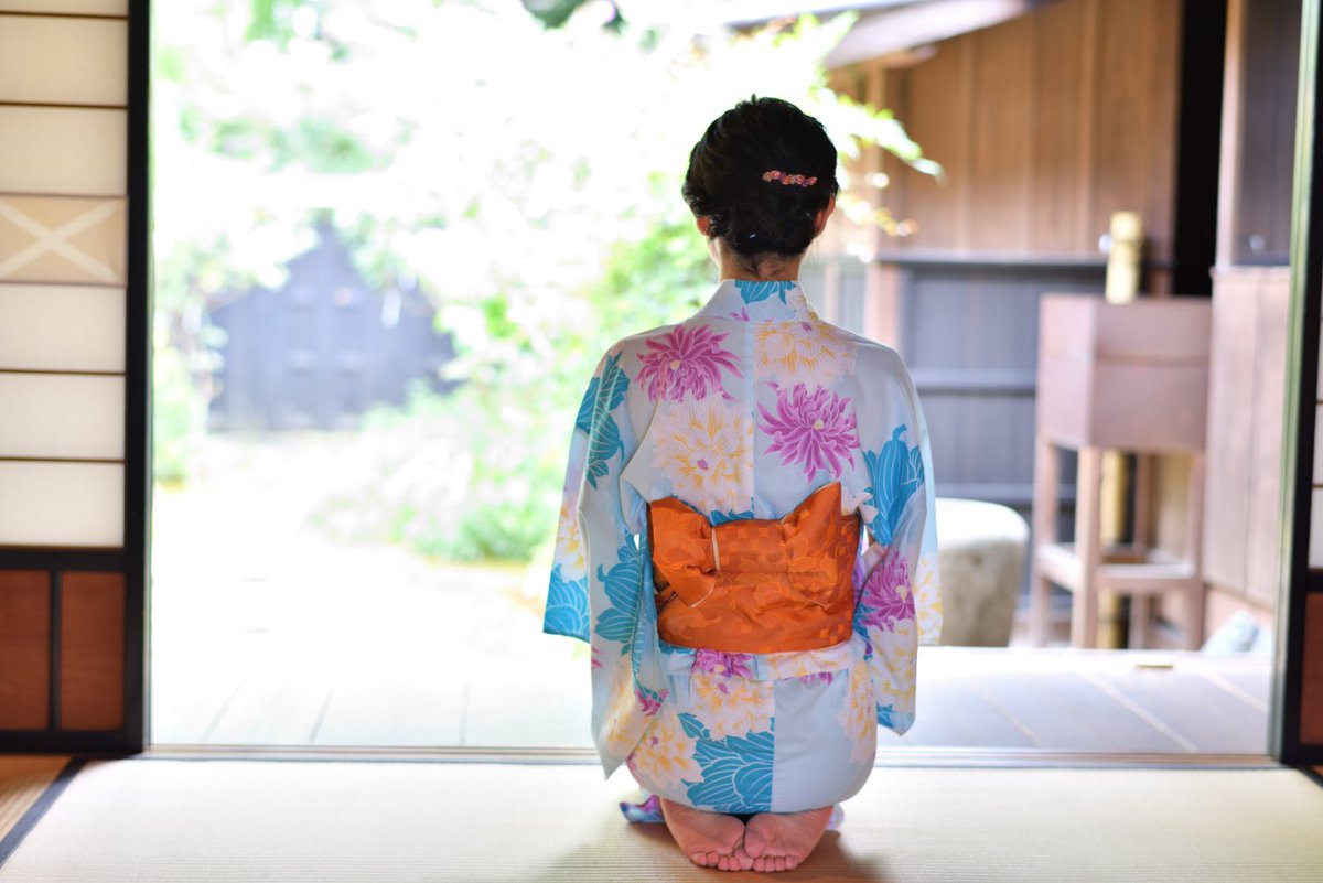 浴衣で正座が美しすぎて✨✨ 最後は雨宿り(*´▽｀*) #ポートレート