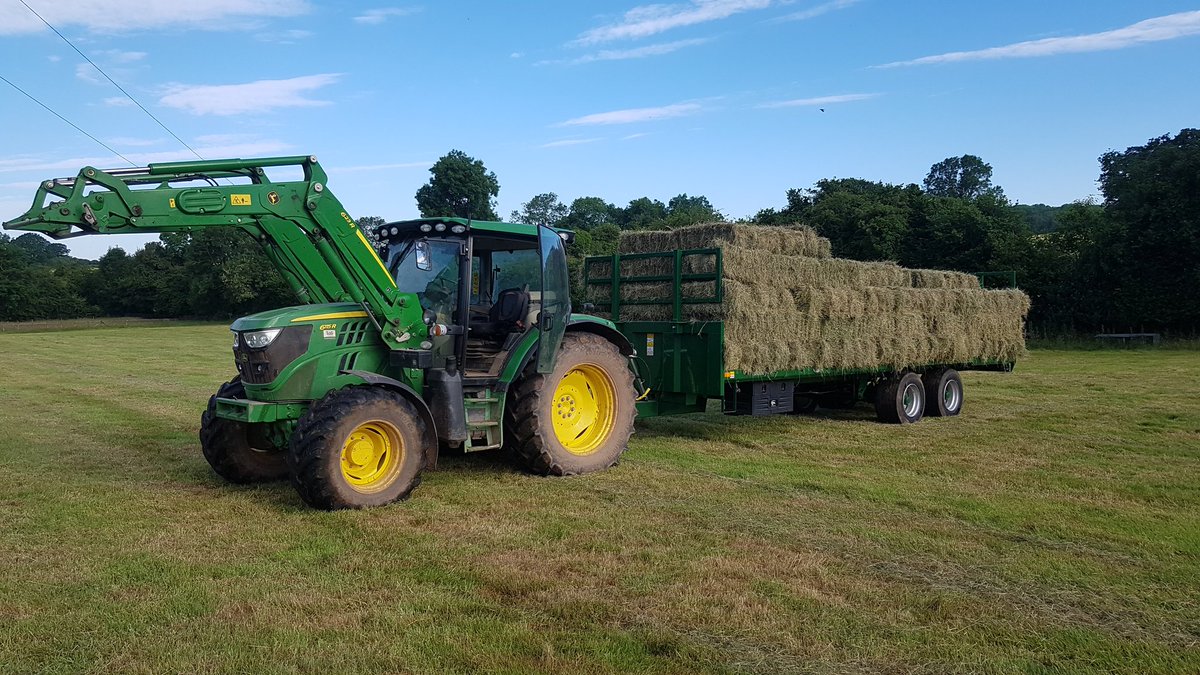 farmer_richiet's tweet photo. First load on my new @BaileyTrailer 
Hay for my wife's horses! 👌👍
#safeload
#idiotbricks
#smallload
#shesababe ! (So is my wife!😍) https://t.co/Bm7ETzv12k