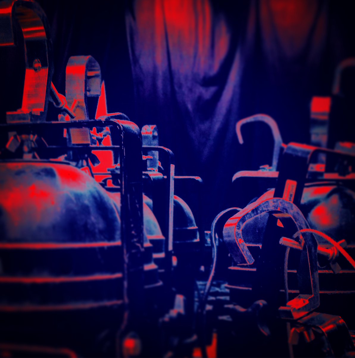 The #NLH has an incredibly advanced technical setup (including intelligent moving lights, surround sound, projection). If your #ADLfringe show needs a #BlackBox with all the #tech, then WE WANT TO HEAR FROM YOU! hartstonekitney.com/perform-with-us #FringeGetsClassy 💎🌷🎭💡📽🎙🎹🤹‍♀️🕰🎫