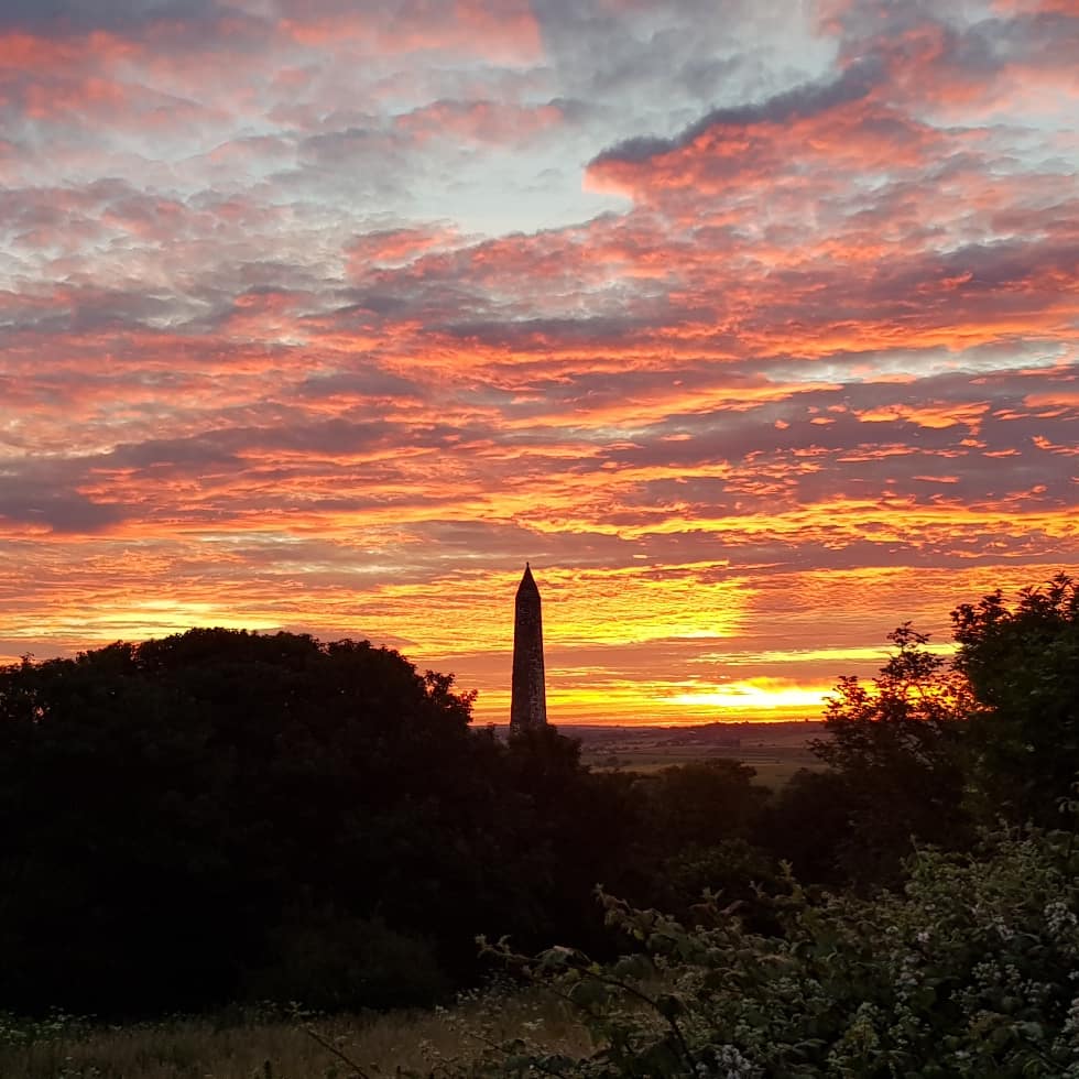 Beachcombers1's tweet photo. Amazing sky #sunset #irelandancienteast #ardmore #sunnysoutheast #FridayMotivation https://t.co/AEpvkDEQpq