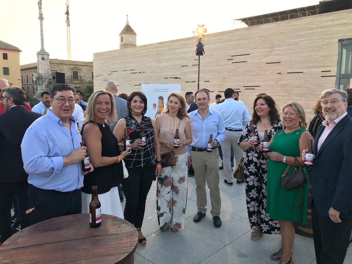 Anoche asistimos a la presentación del renacimiento de la cerveza La Mezquita del grupo @MahouSanMiguel Apostando por Córdoba. Una magnífica velada en la que celebramos esta apuesta empresarial por #CórdobaEsp Salud y muchos éxitos🍻
#SaborACórdoba