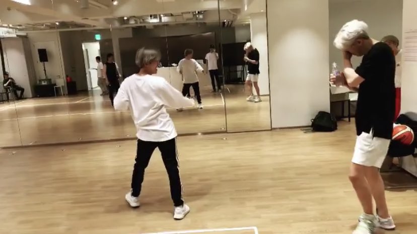 CBF ✌️ 찬백 tweet media