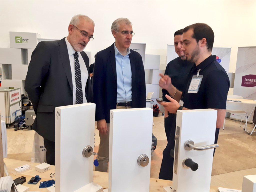 CERSIAEmpresa's tweet photo. #AppToIn na @MAKERSGALICIA https://t.co/NPJrqrQJrD