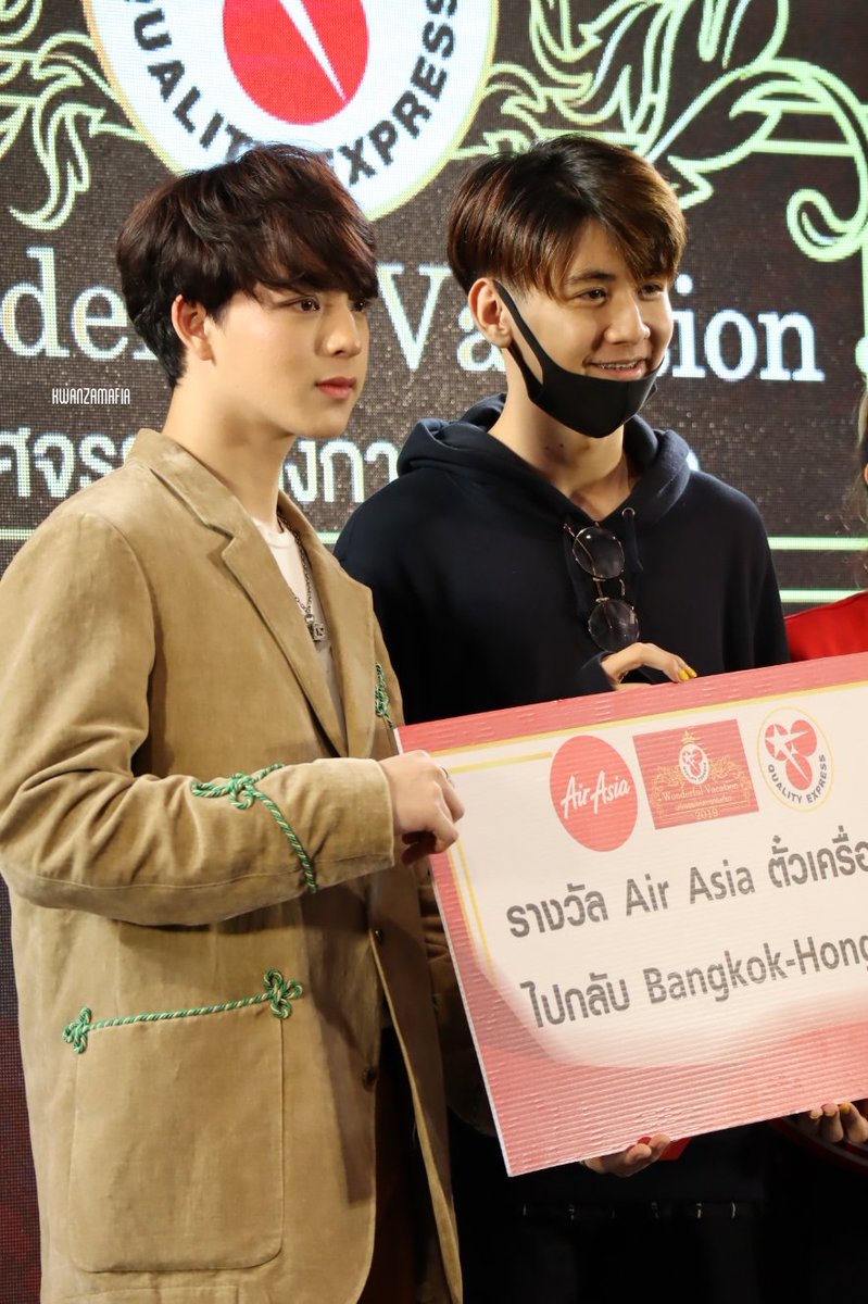 KwanzaMafia's tweet photo. 👬 👬 #QualityExpressXBASSbfive
#บาสเด็กอ้วนที่แท้จริง
#มายบอนซ์มายบอย https://t.co/glIbLfrDzt